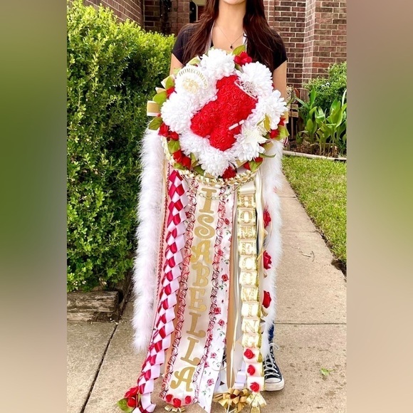 STARTER Mum Pin Corsage for all occasion with fancy braids - Picture 7 of 17